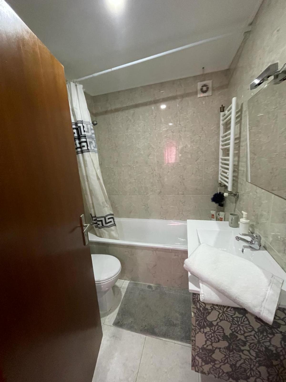 Flat4U Apartment Paredes  Luaran gambar